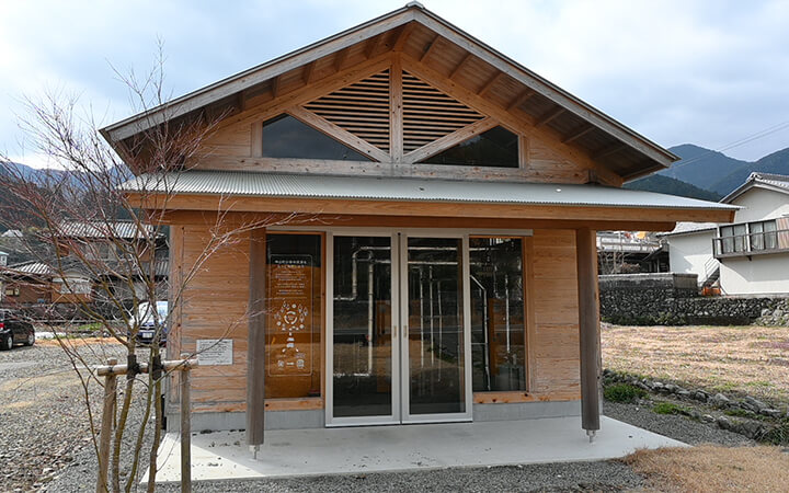 地域の木で温める 地域の木で温める