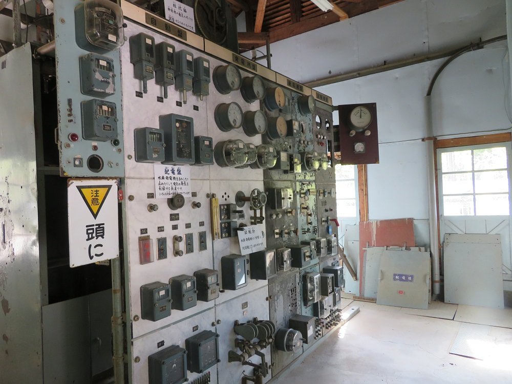 資料館内2(配電盤等).JPG
